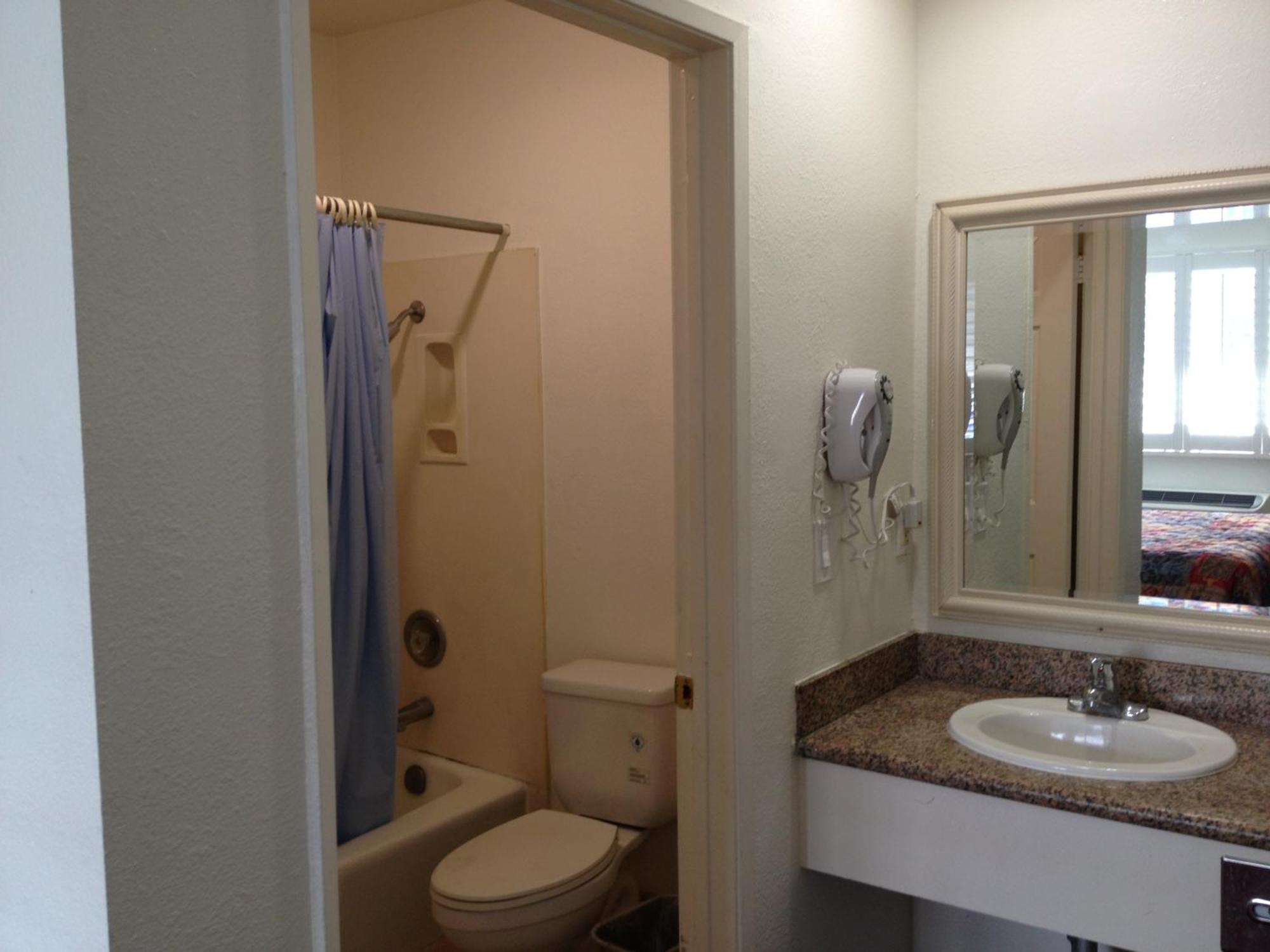 Scottish Inns Long Beach Extérieur photo