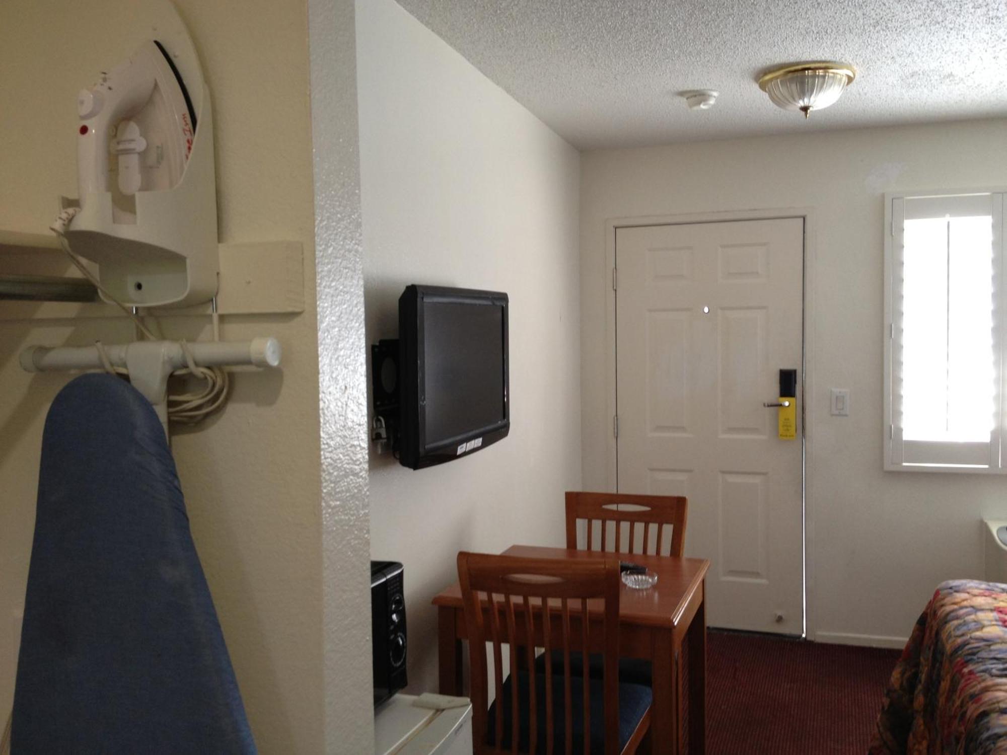 Scottish Inns Long Beach Extérieur photo
