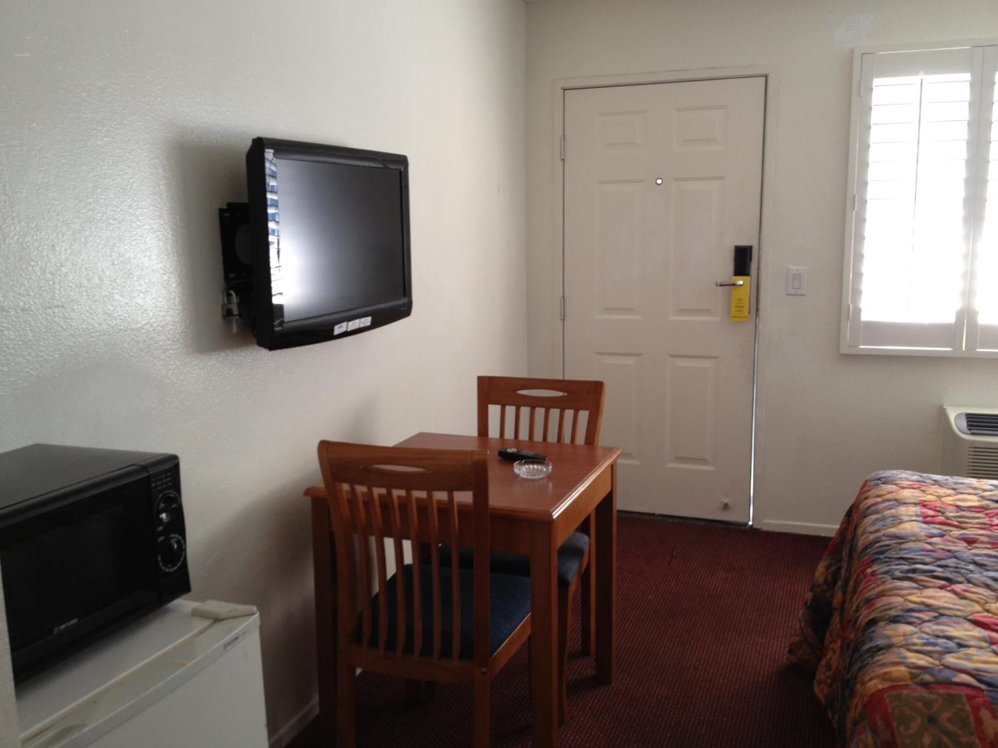 Scottish Inns Long Beach Extérieur photo