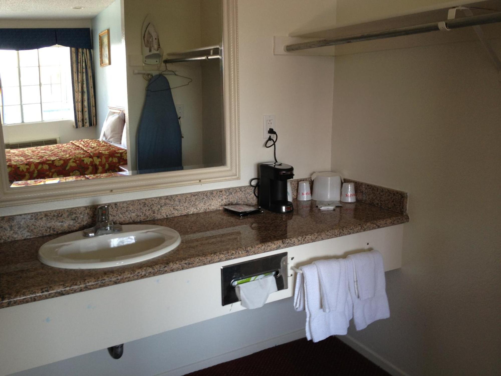 Scottish Inns Long Beach Extérieur photo